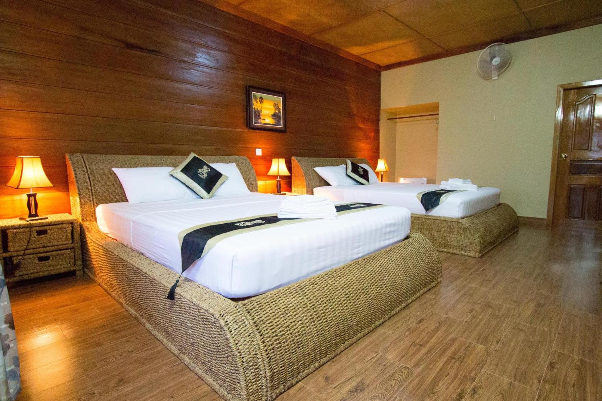 Atmaland Resort Kep Room photo